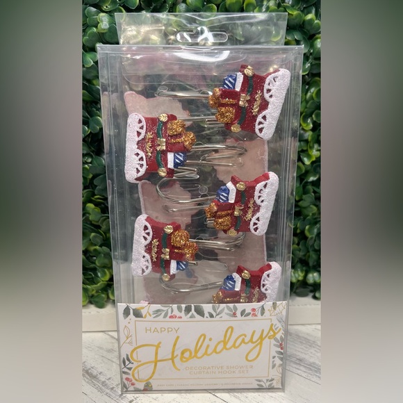 Christmas Presents Wagon Glittery Decorative Shower Curtain Rings Hooks NEW - Picture 1 of 2